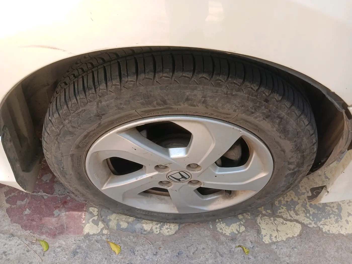 2016 Honda City 1.5L I-VTEC VX (O) MT, Petrol, Manual, 85,616 km, tyre