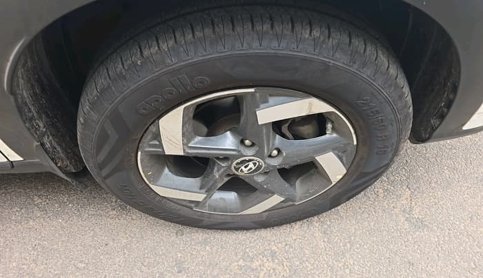 2019 Hyundai VENUE SX 1.0 (O) TURBO, Petrol, Manual, 69,030 km, tyre