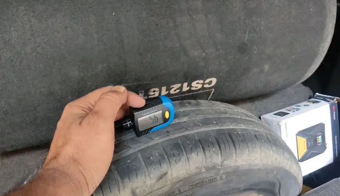 2019 Maruti Swift VXI, CNG, Manual, 1,05,694 km, tyre
