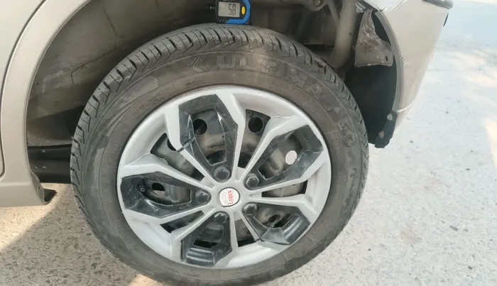 2013 Maruti Wagon R 1.0 VXI, Petrol, Manual, 40,359 km, tyre