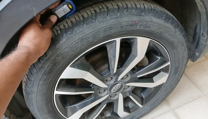 2019 Mahindra XUV300 W8 (O) 1.2 PETROL, Petrol, Manual, 48,900 km, tyre