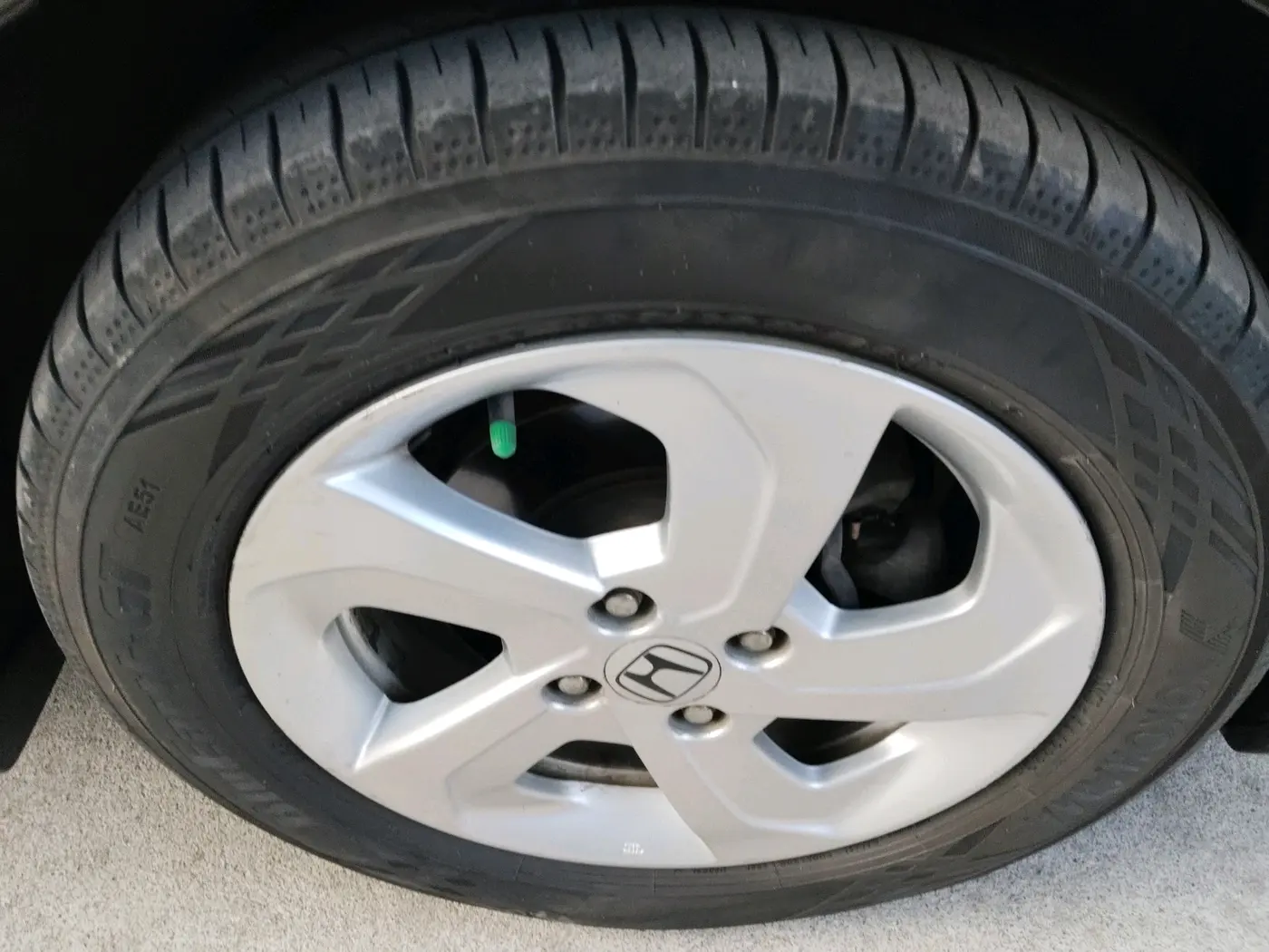 2014 Honda City 1.5L I-VTEC VX CVT, Petrol, Automatic, 1,05,103 km, tyre