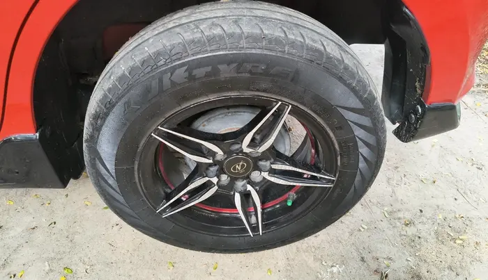 2022 Maruti Swift VXI AMT, Petrol, Automatic, 28,564 km, tyre