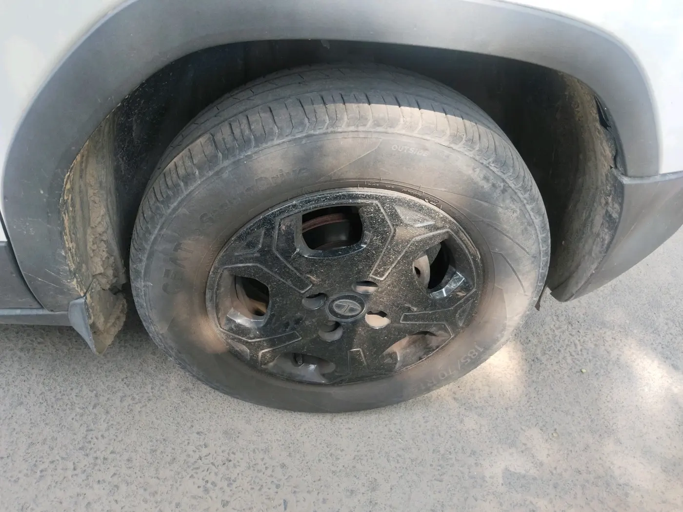 2022 Tata PUNCH ACCOMPLISHED AMT, Petrol, Automatic, 39,197 km, tyre