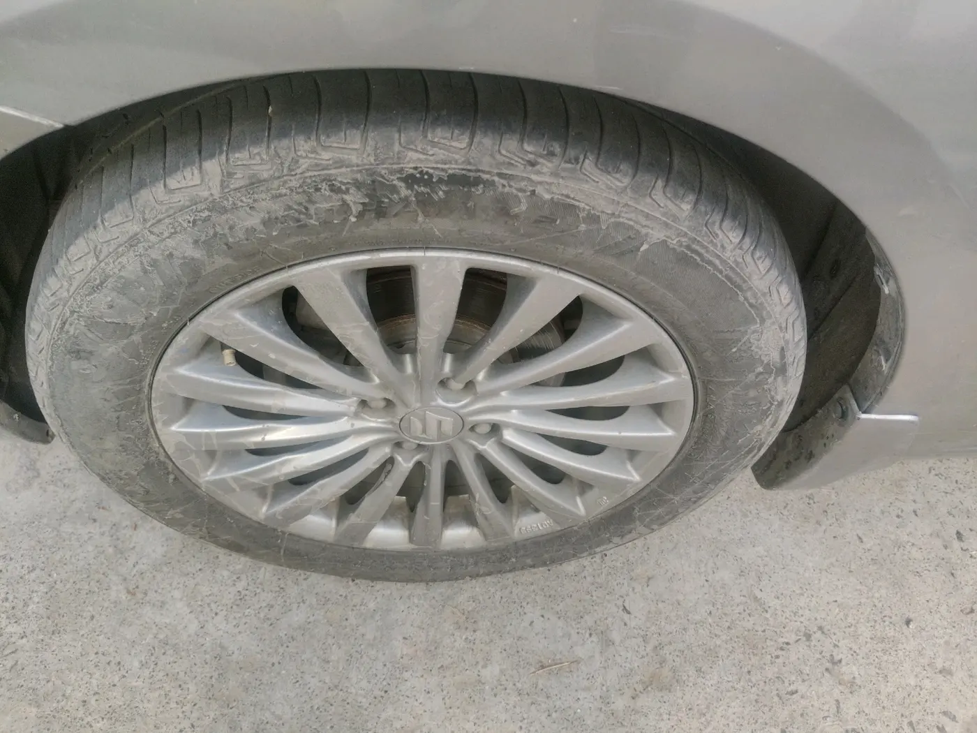 2017 Maruti Ciaz ALPHA DIESEL 1.3, Diesel, Manual, 1,09,056 km, tyre