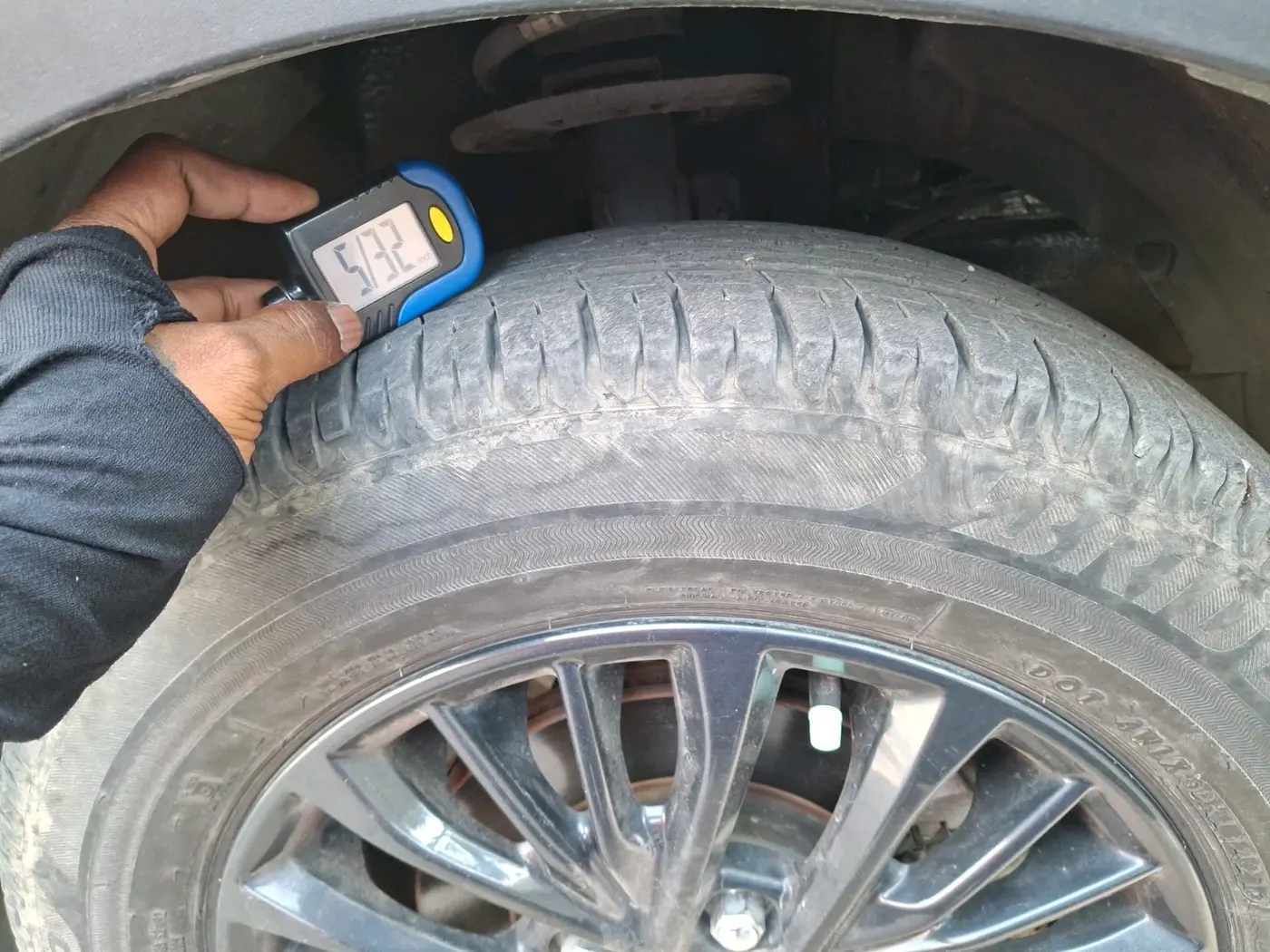 2021 Maruti XL6 ALPHA AT, Petrol, Automatic, 27,913 km, tyre
