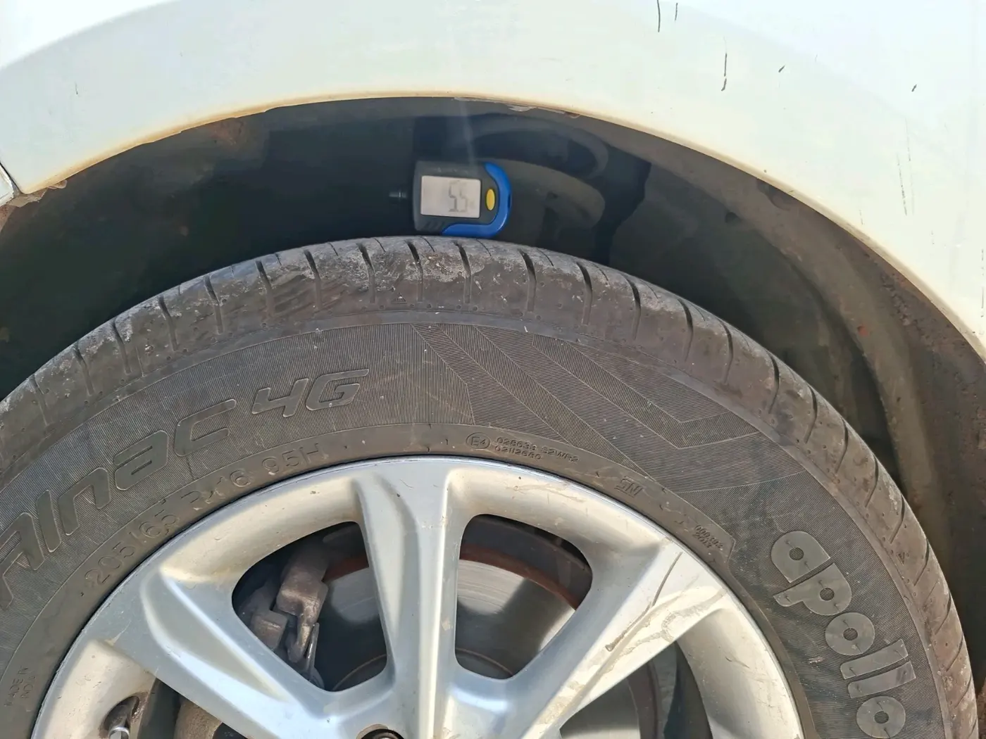 2020 Ford Ecosport TITANIUM 1.5L DIESEL, Diesel, Manual, 1,39,863 km, tyre