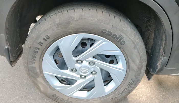 2022 Hyundai Creta EX 1.5 PETROL, Petrol, Manual, 10,572 km, tyre