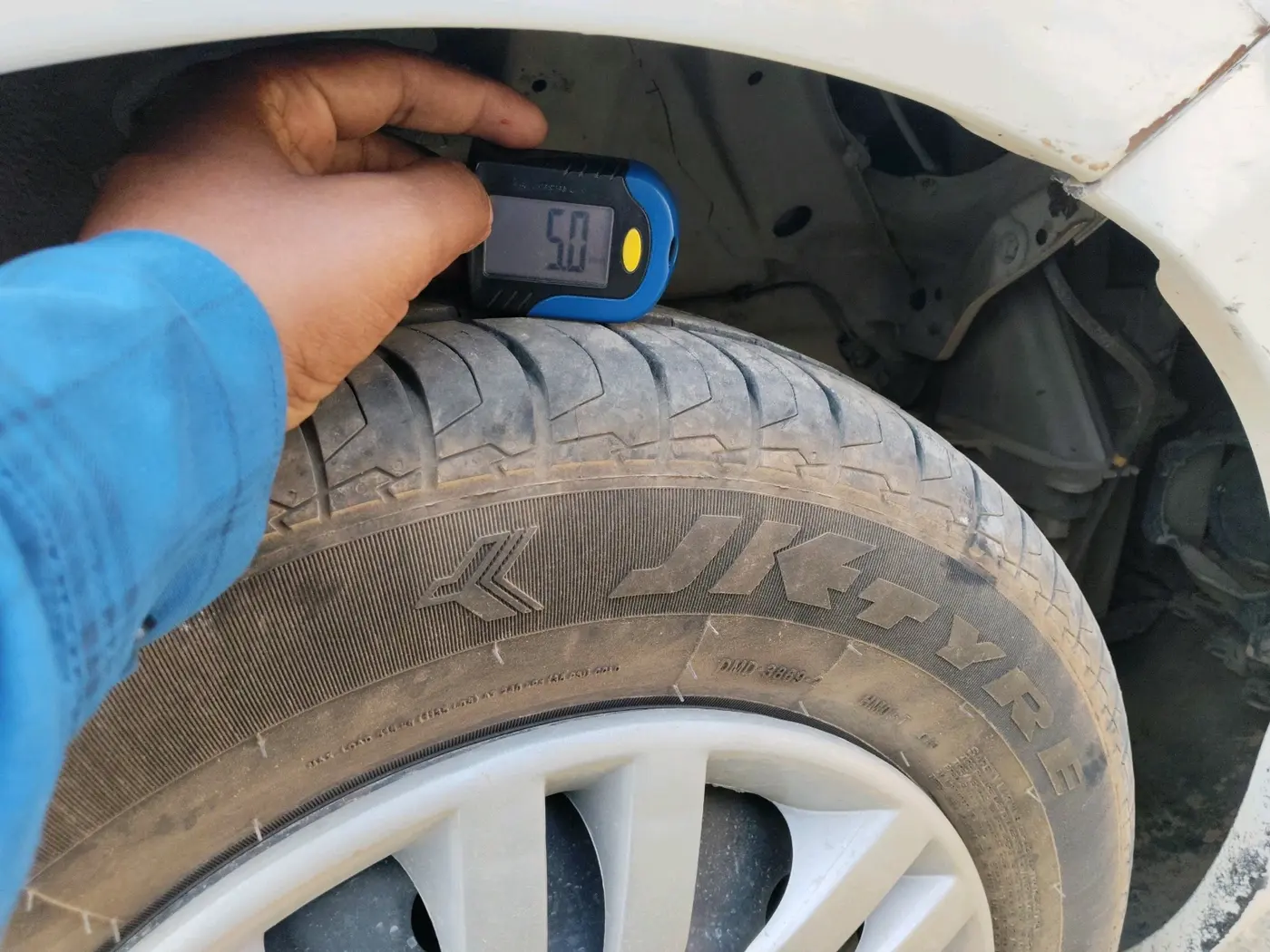 2019 Maruti Dzire VDI, Diesel, Manual, 1,80,393 km, tyre