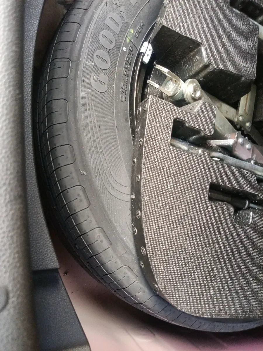 2023 Honda ELEVATE V CVT, Petrol, Automatic, 15,990 km, tyre