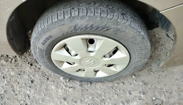 2013 Maruti Wagon R 1.0 LXI CNG, CNG, Manual, 1,60,013 km, tyre