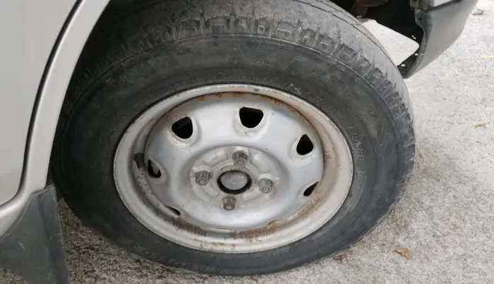 2011 Maruti Eeco 7 STR, Petrol, Manual, 61,078 km, tyre