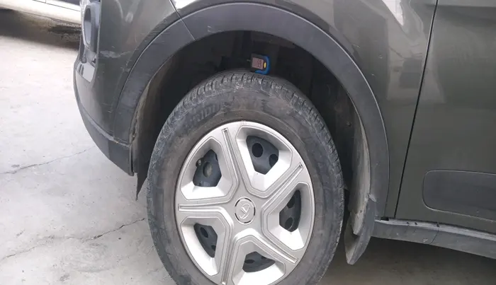 2021 Tata NEXON XM SUNROOF PETROL, Petrol, Manual, 27,343 km, tyre