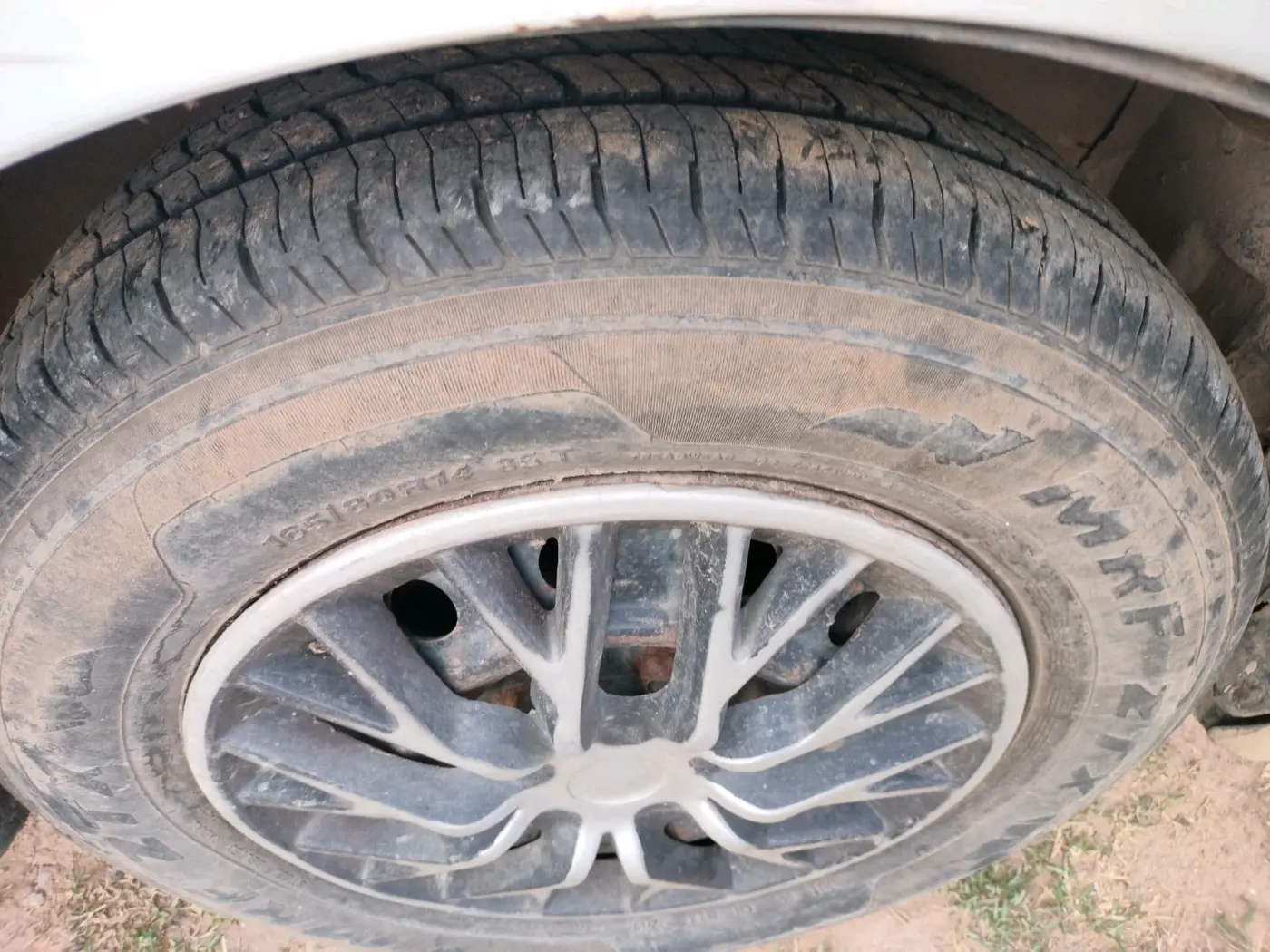 2011 Maruti Swift Dzire VDI, Diesel, Manual, 1,77,566 km, tyre