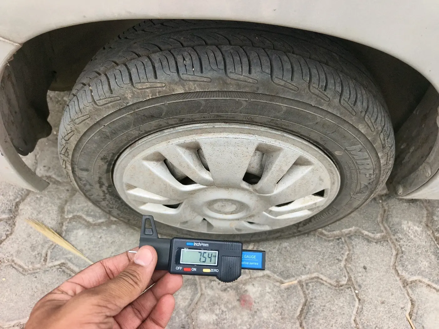 2011 Maruti Zen Estilo LXI, Petrol, Manual, 68,259 km, tyre