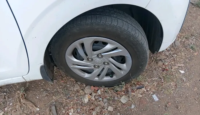 2021 Hyundai AURA S 1.2 CNG, CNG, Manual, 1,19,818 km, tyre