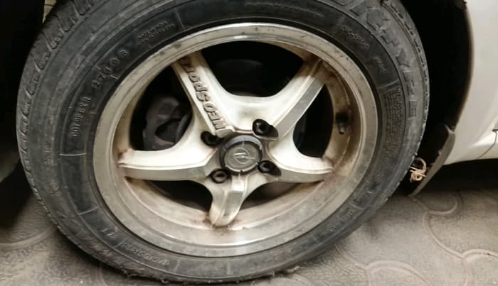 2011 Chevrolet Aveo LS 1.4, Petrol, Manual, 1,08,300 km, tyre