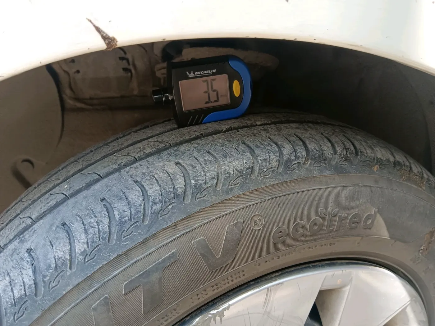 2016 Hyundai Xcent S 1.2, Petrol, Manual, 2,06,500 km, tyre