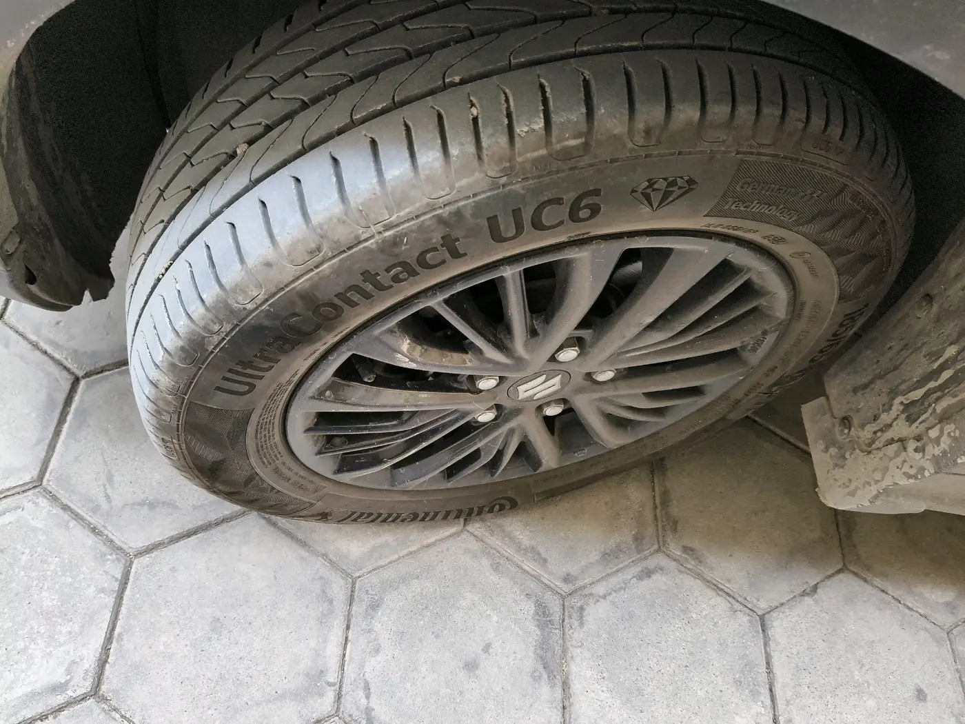 2020 Maruti XL6 ZETA AT, Petrol, Automatic, 83,546 km, tyre