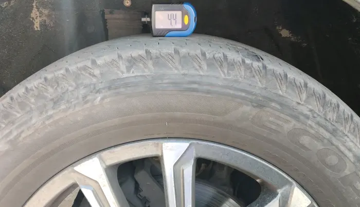 2023 Mahindra XUV700 AX 7 LUXURY D AT 7 STR, Diesel, Automatic, 37,208 km, tyre
