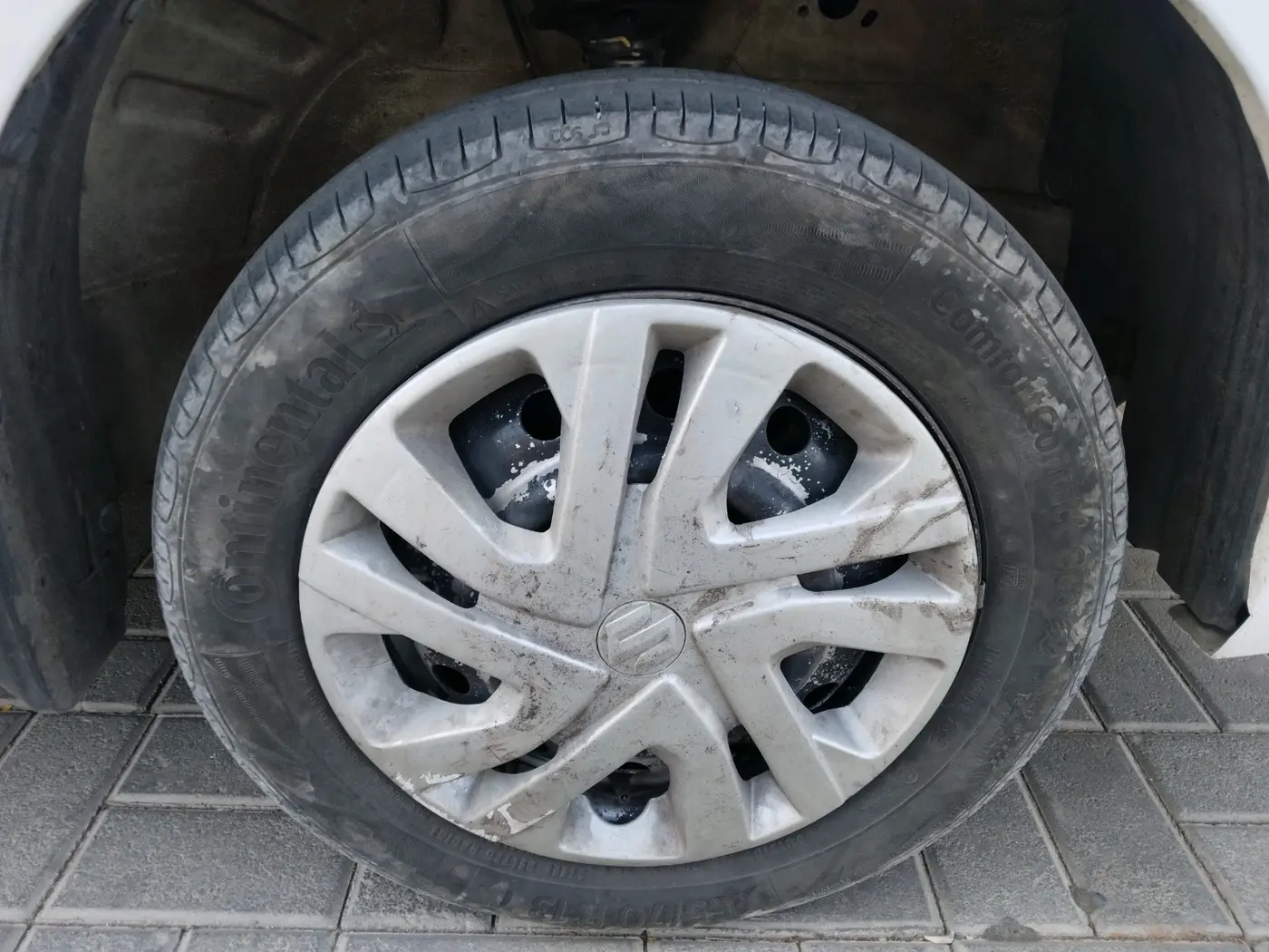2015 Maruti Wagon R 1.0 LXI CNG, CNG, Manual, 85,797 km, tyre