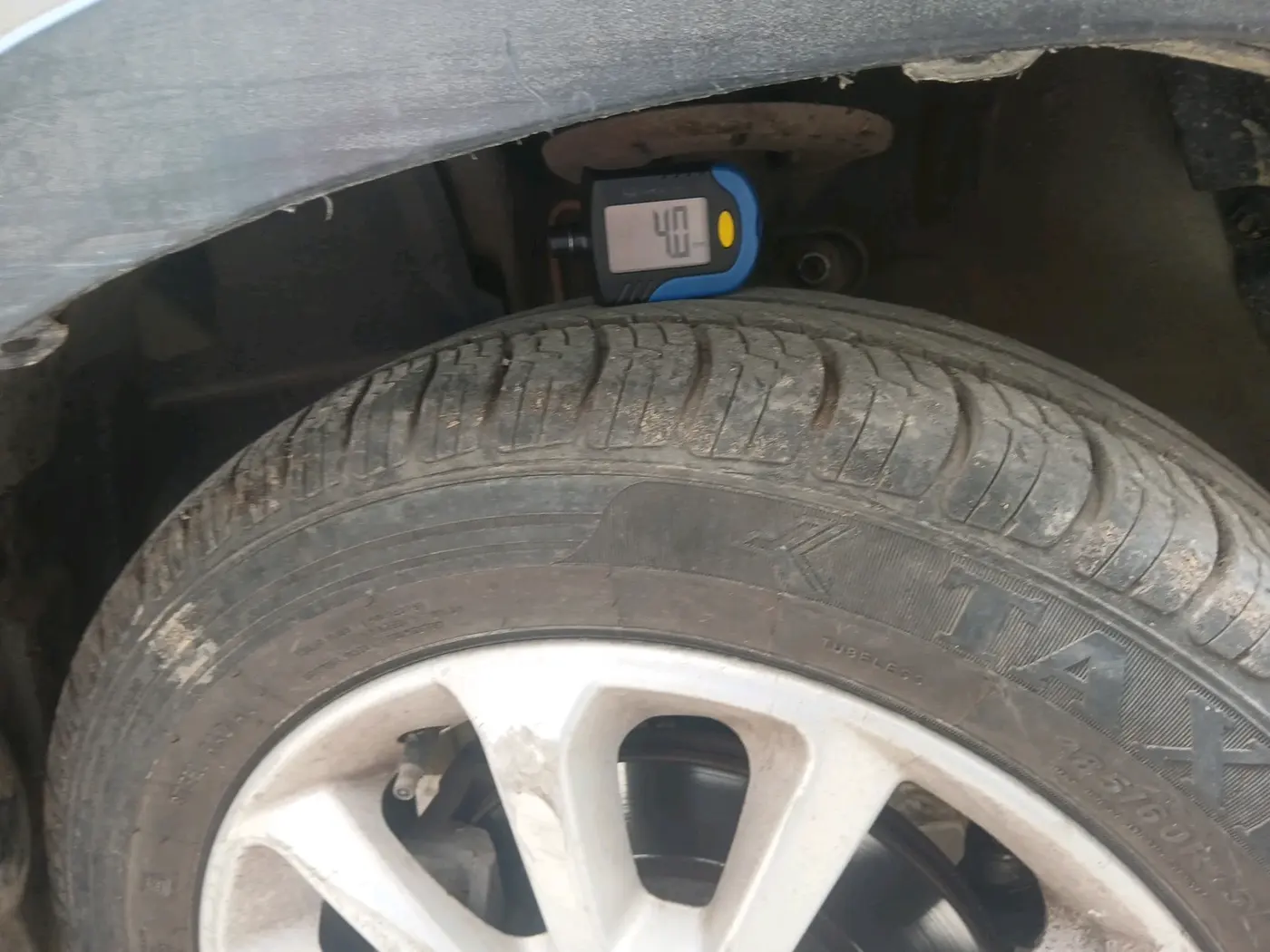 2017 Mahindra KUV 100 NXT K8 D 6 STR, Diesel, Manual, 96,148 km, tyre