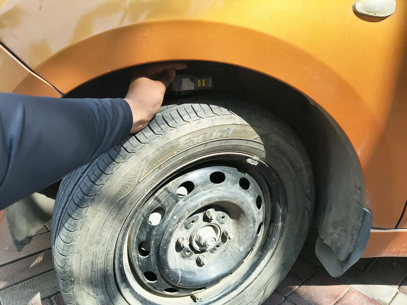 2018 Tata Tiago XT PETROL, Petrol, Manual, 1,28,006 km, tyre