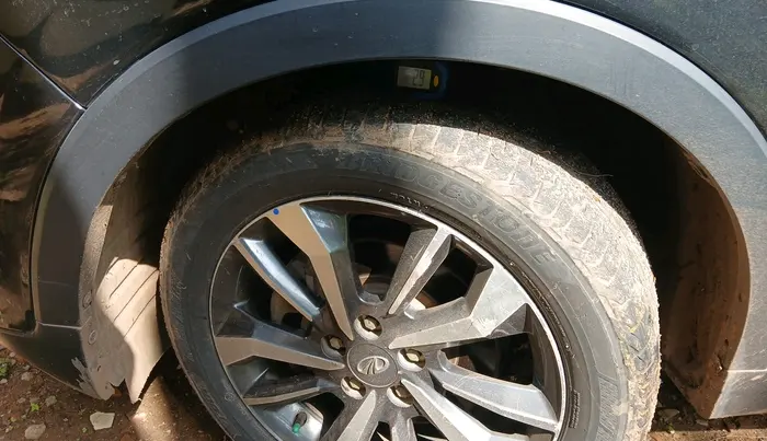 2021 Mahindra XUV300 W8 (O) 1.2 PETROL, Petrol, Manual, 46,641 km, tyre
