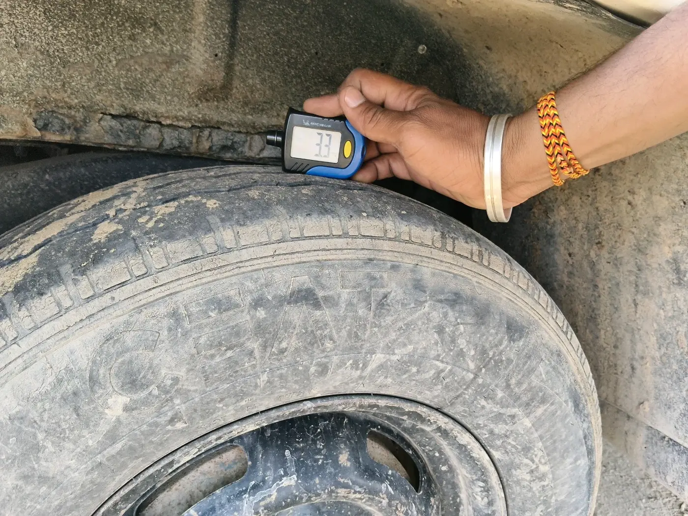 2012 Mahindra Bolero ZLX BS IV, Diesel, Manual, 1,83,002 km, tyre