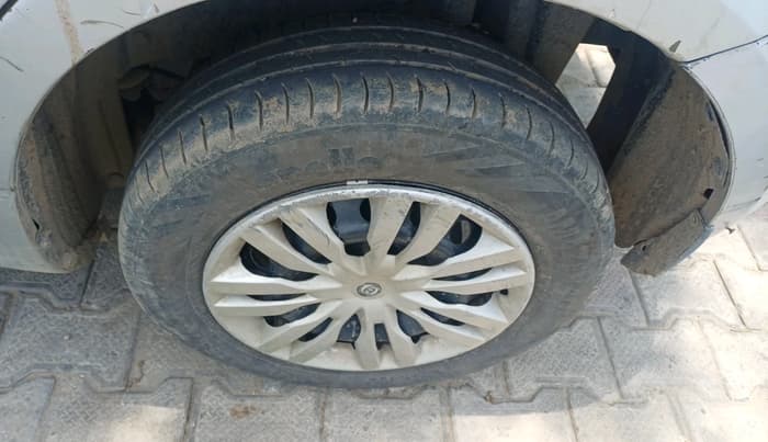 2012 Maruti Swift VXI, Petrol, Manual, 90,434 km, tyre
