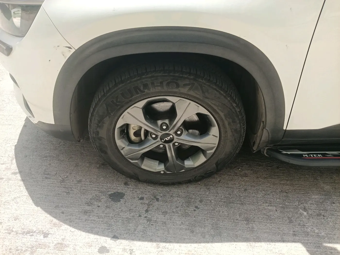 2022 KIA SELTOS HTK PLUS 1.5, Petrol, Manual, 22,742 km, tyre