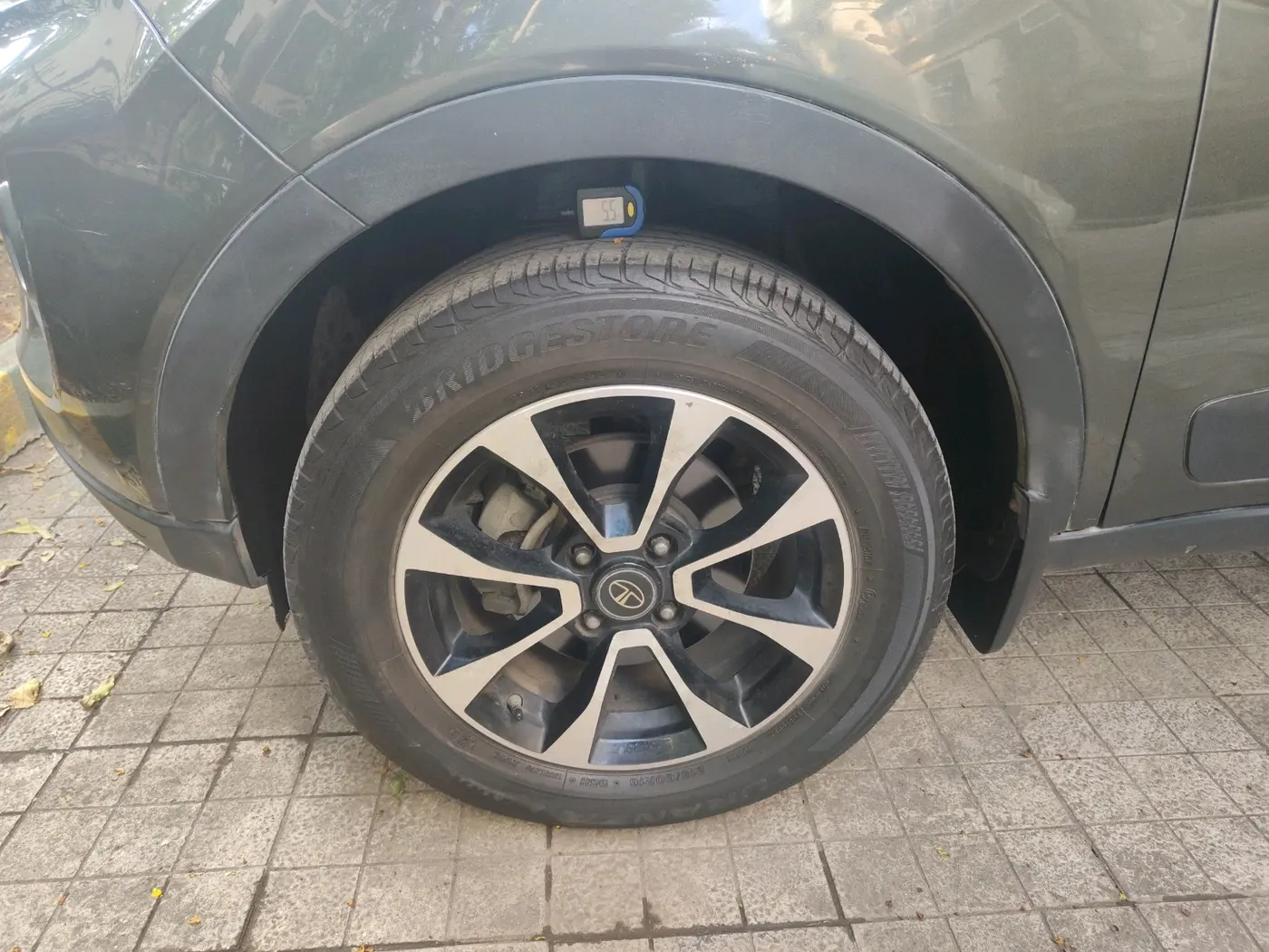 2021 Tata NEXON XZ PLUS PETROL SUNROOF, Petrol, Manual, 21,999 km, tyre