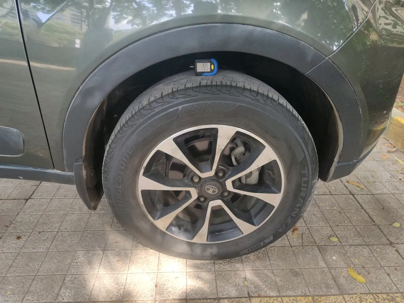 2021 Tata NEXON XZ PLUS PETROL SUNROOF, Petrol, Manual, 21,999 km, tyre