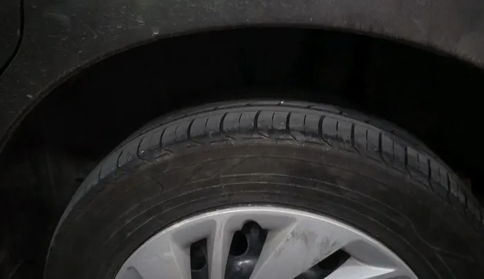 2021 Maruti Ertiga VXI AT SHVS, Petrol, Automatic, 1,33,968 km, tyre