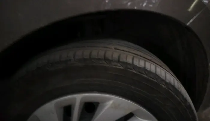 2021 Maruti Ertiga VXI AT SHVS, Petrol, Automatic, 1,33,968 km, tyre