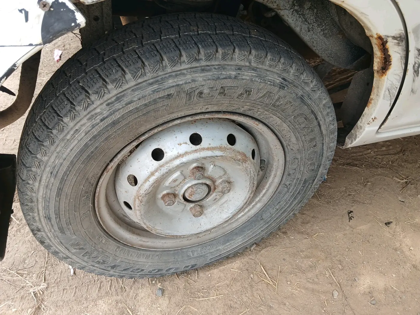 2011 Maruti Alto LXI CNG, CNG, Manual, 1,96,882 km, tyre