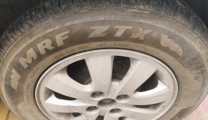 2012 Maruti Ritz ZXI, Petrol, Manual, 95,231 km, tyre