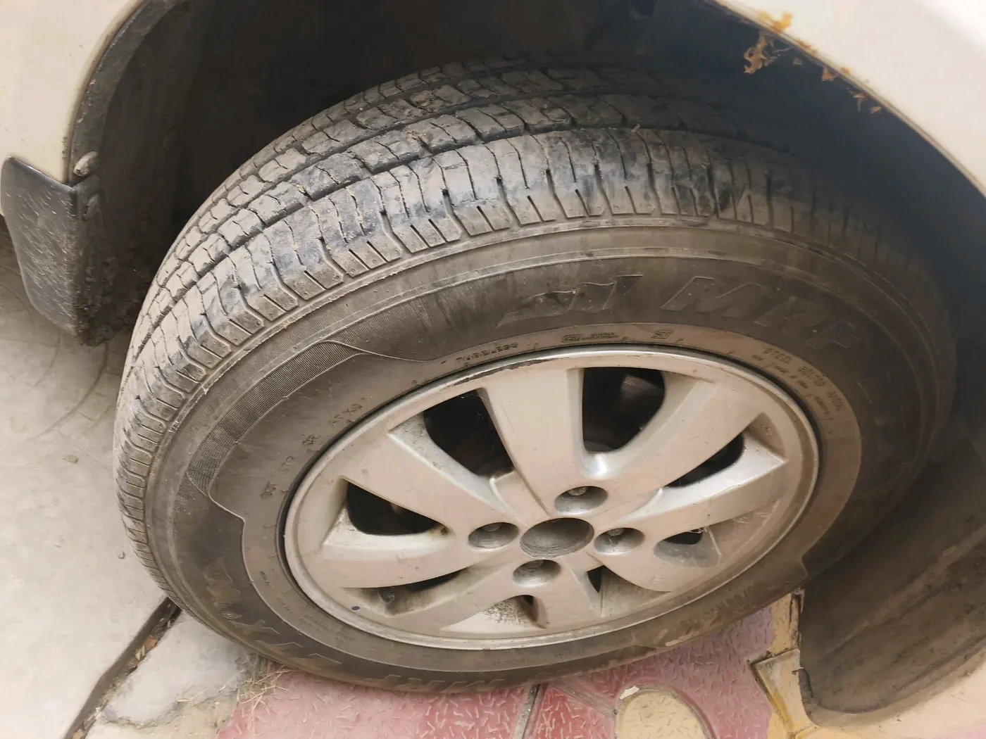 2012 Maruti Ritz ZXI, Petrol, Manual, 95,231 km, tyre