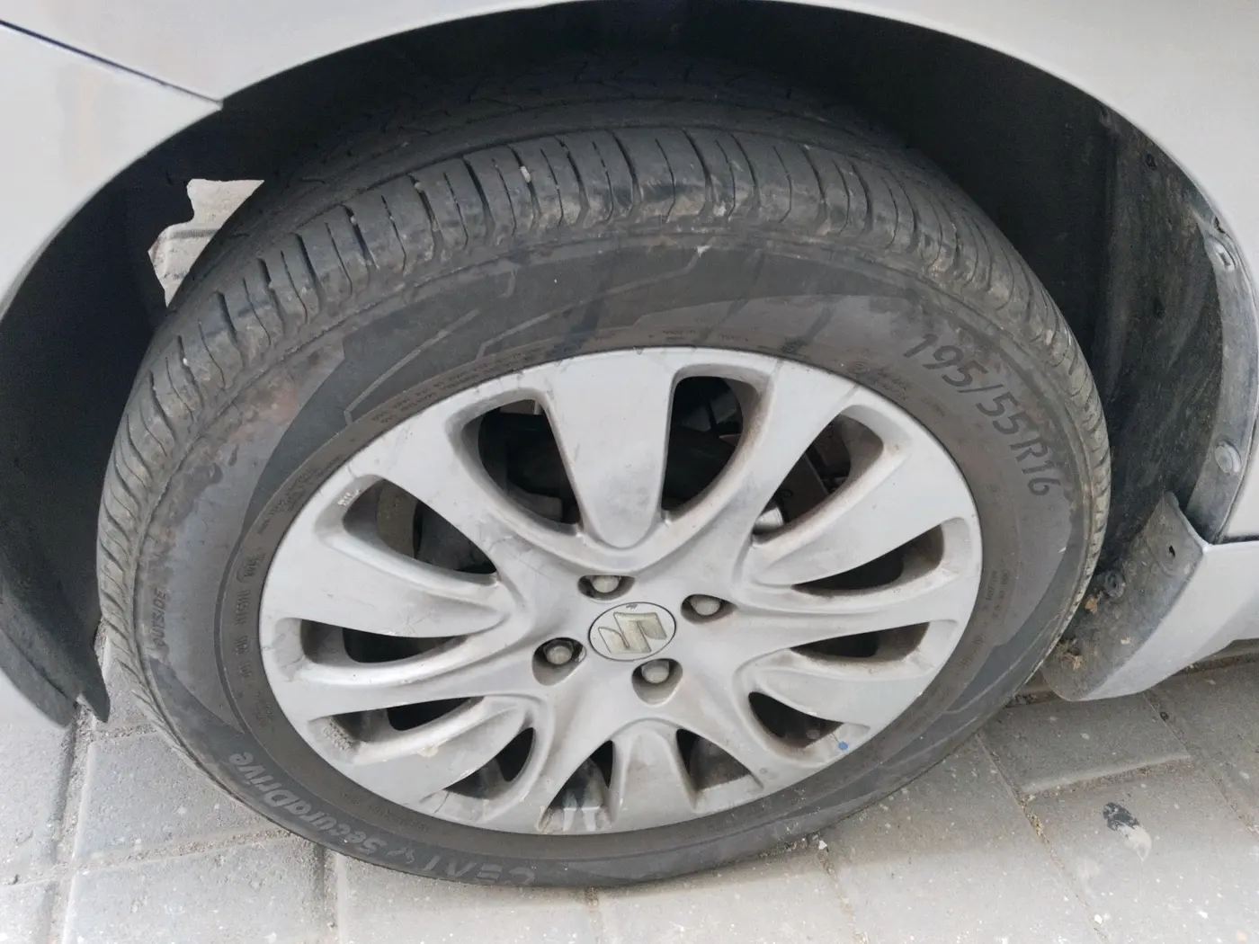 2017 Maruti Baleno ALPHA PETROL 1.2, Petrol, Manual, 80,886 km, tyre