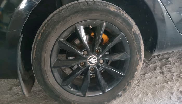 2015 Skoda Octavia ELEGANCE 2.0 TDI AT, Diesel, Automatic, 70,166 km, tyre