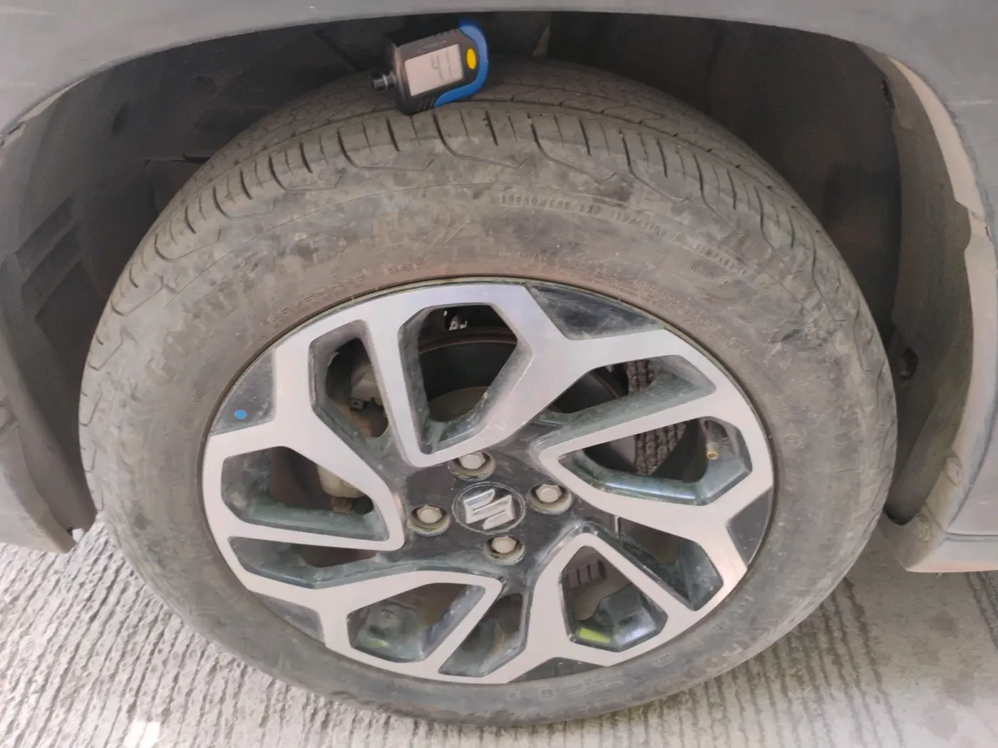2023 Maruti FRONX ALPHA 1.0L TURBO 6 AT, Petrol, Automatic, 36,978 km, tyre