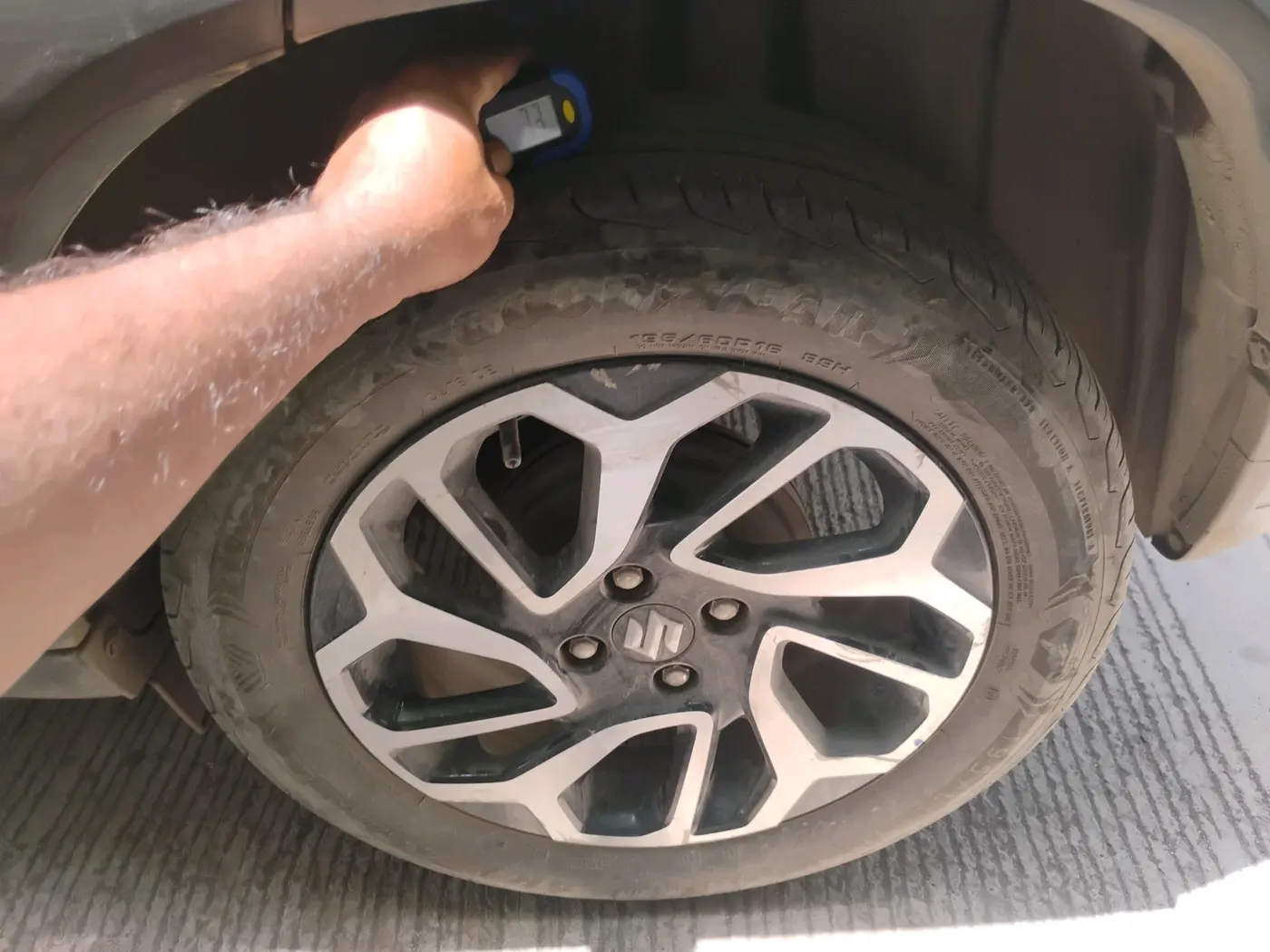 2023 Maruti FRONX ALPHA 1.0L TURBO 6 AT, Petrol, Automatic, 36,978 km, tyre