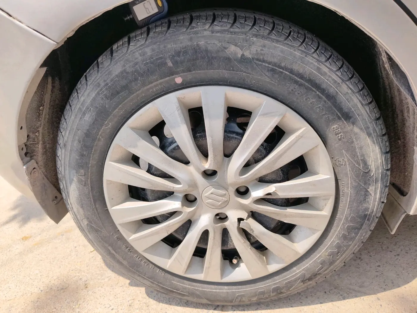 2016 Maruti Baleno DELTA PETROL 1.2, CNG, Manual, 67,245 km, tyre