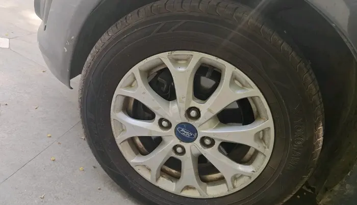 2012 Ford Figo TITANIUM 1.4 DIESEL, Diesel, Manual, 1,77,852 km, tyre