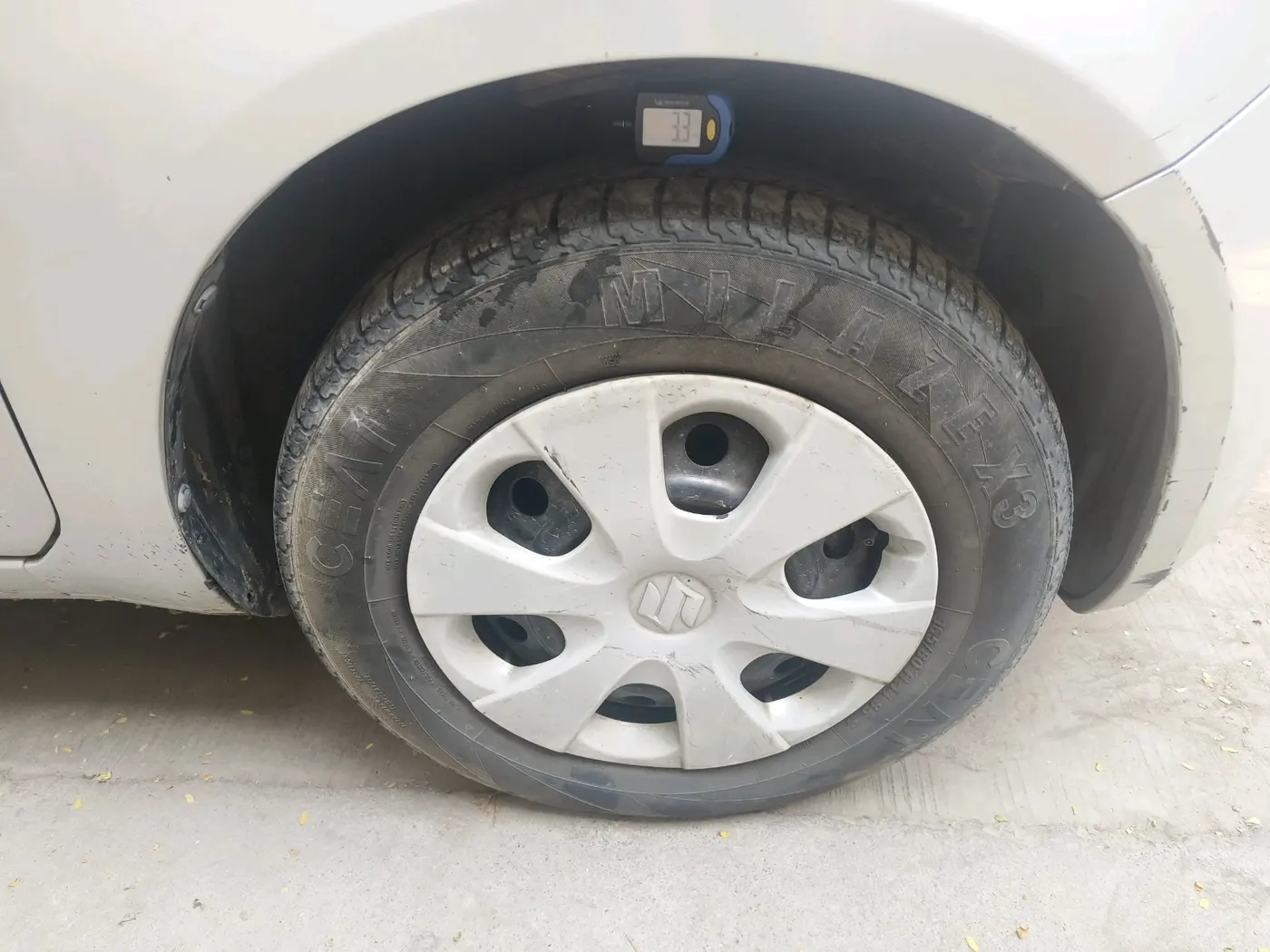 2012 Maruti Ritz VXI, Petrol, Manual, 1,02,703 km, tyre