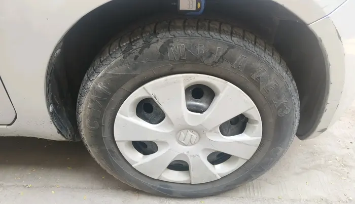 2012 Maruti Ritz VXI, Petrol, Manual, 1,02,703 km, tyre