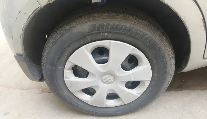 2012 Maruti Ritz VXI, Petrol, Manual, 1,02,703 km, tyre