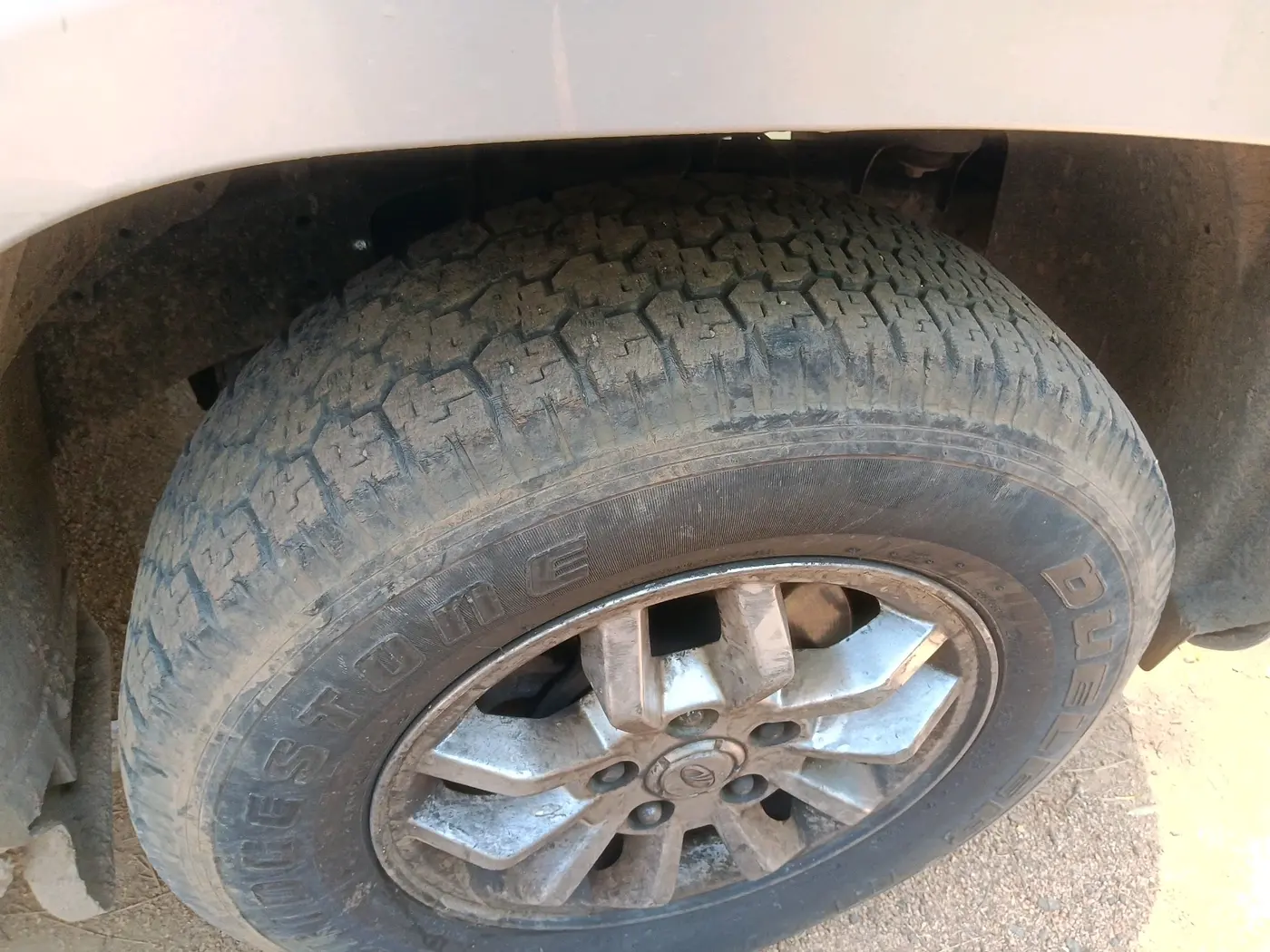 2017 Mahindra TUV300 T8, Diesel, Manual, 1,11,913 km, tyre