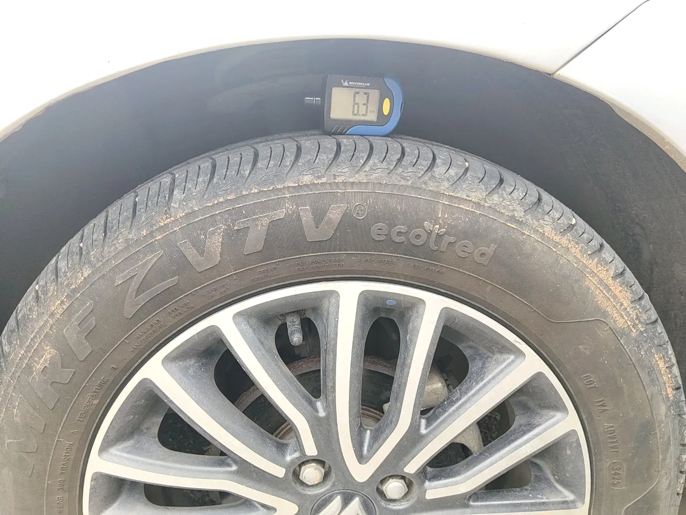 2018 Maruti Dzire ZXI, Petrol, Manual, 74,072 km, tyre