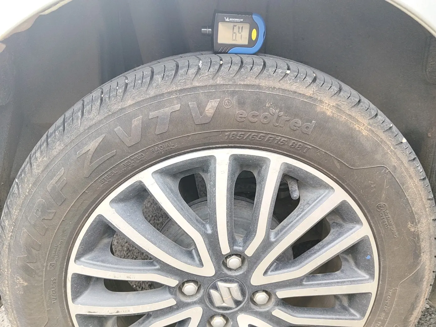 2018 Maruti Dzire ZXI, Petrol, Manual, 74,072 km, tyre
